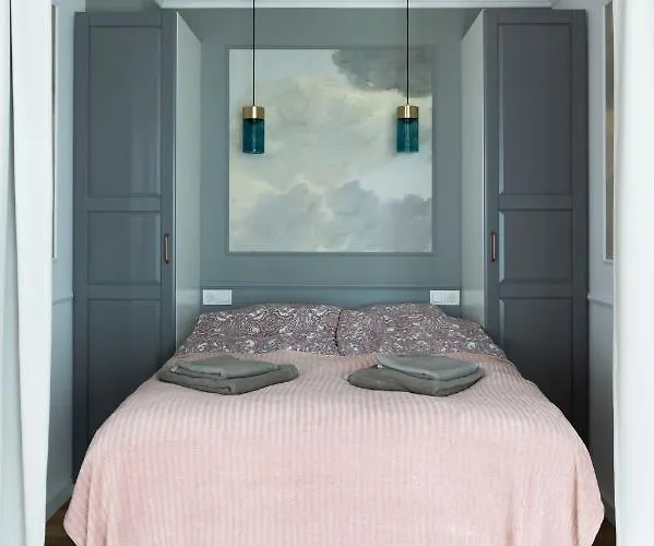 Heaven In The Old Town With Private Parking *